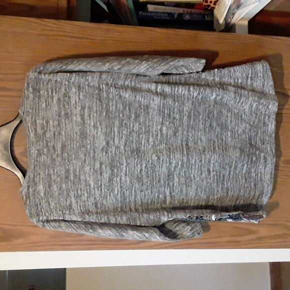 Scarf print hi lo dolman sleeve top S - Picture 5 of 5